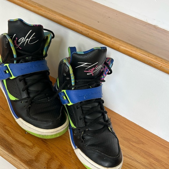 NIKE AIR JORDAN Flight, Black Green and Blue, 6Y - Picture 5 of 6